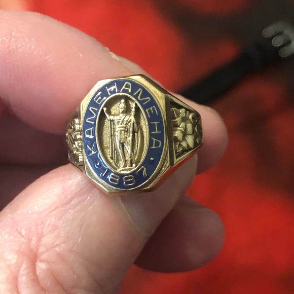 10K Gold ring Kamehameha 1887 class ring